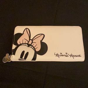 Loungefly Minnie Mouse Wallet